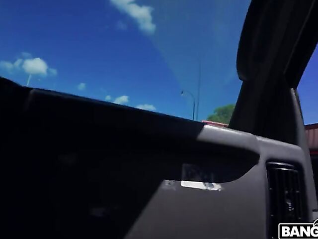 Giving natural petite latina Voilet Gems a ride