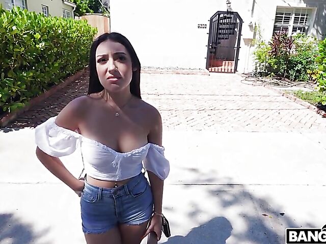 Giving natural petite latina Voilet Gems a ride