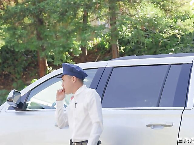 Interracial ebony threesome in the bath with a limo driver featuring Gogo Fukme and Yum The Boss