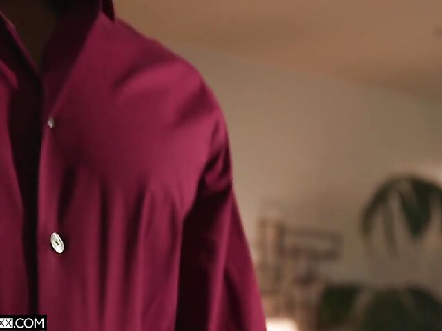 Blindfolded surprise for MILF Jamie Michelle taking a big black cock