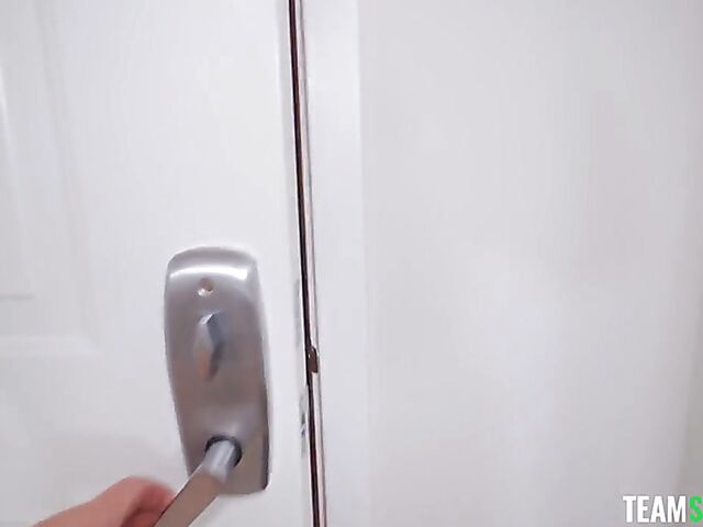 Virtual hardcore POV game with sexy Jesse Pony gets real