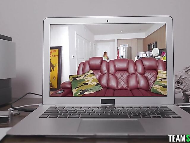 Virtual hardcore POV game with sexy Jesse Pony gets real