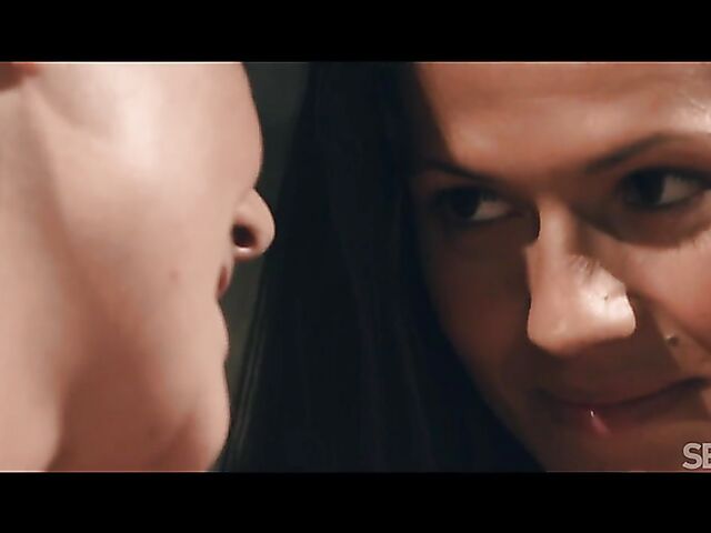 Romantic lesbian babes Serina Gomez and Alexis Crystal