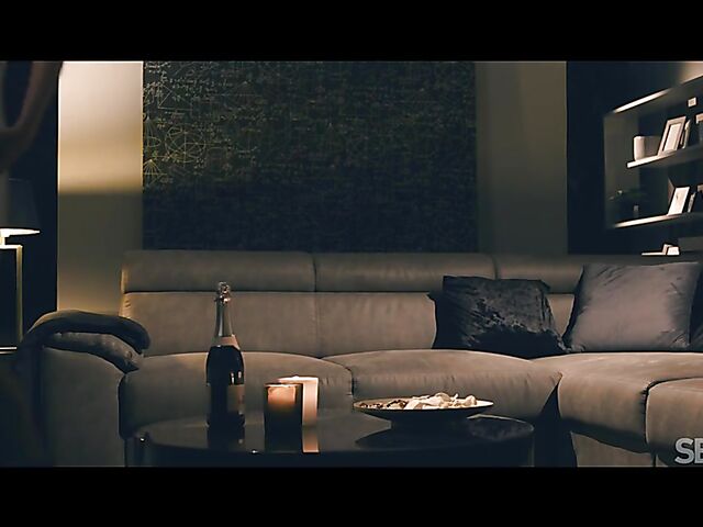 Romantic lesbian babes Serina Gomez and Alexis Crystal