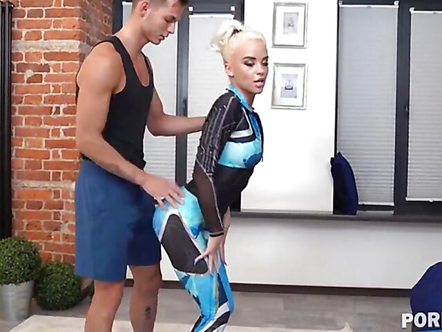 Petite flexible blonde Lara Frost gets a DP