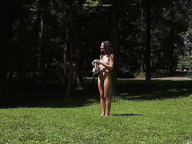 Pussy insertions in the sun with flexible teen Liz Jordan BTS
