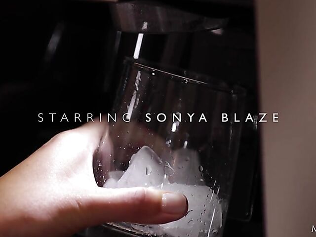 Beautiful solo with Sonya Blaze melting ice with her hot pussy