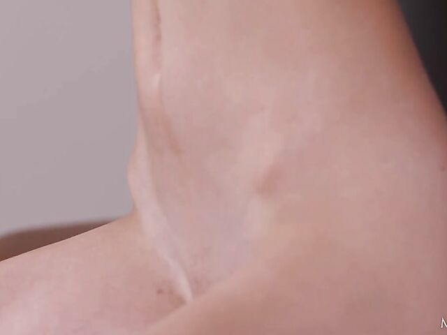 Beautiful solo with Sonya Blaze melting ice with her hot pussy