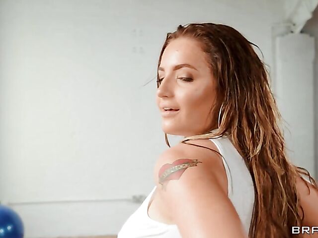 Sweaty gym sex with big titted fit babe Atlantis Deep