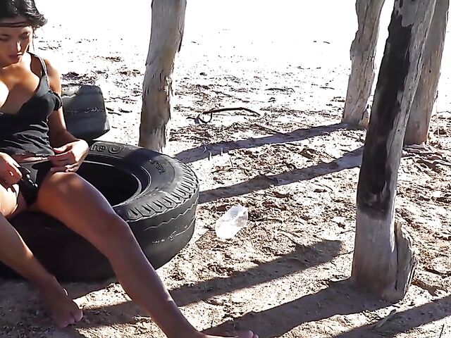 Outdoor masturbation in the middle of the desert with Annie