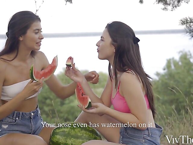 Hayli Sanders and Foxy Alissa's lesbian outdoor picnic with a view