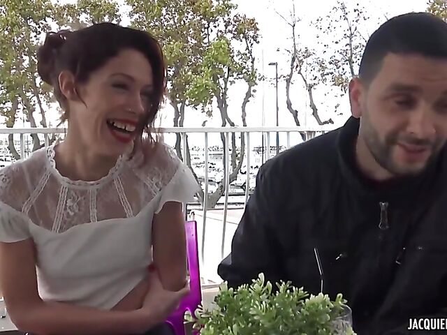 Skinny stockings clad waitress Cloe gets nailed in Marseille