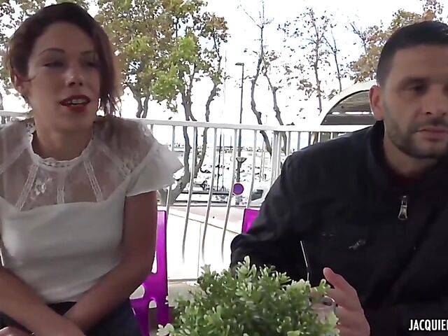 Skinny stockings clad waitress Cloe gets nailed in Marseille