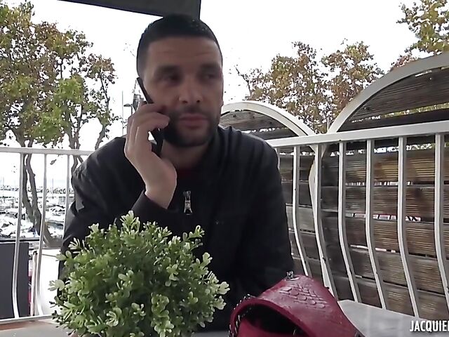 Skinny stockings clad waitress Cloe gets nailed in Marseille