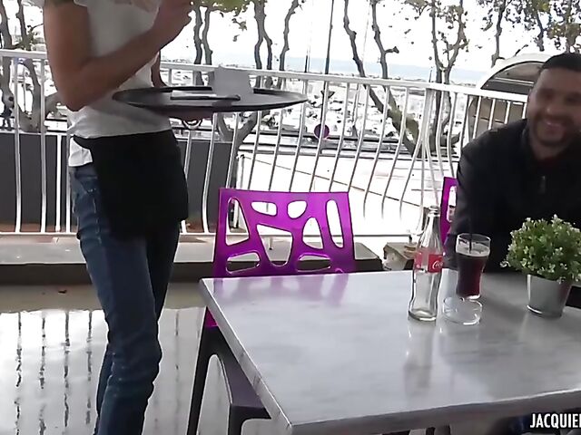 Skinny stockings clad waitress Cloe gets nailed in Marseille