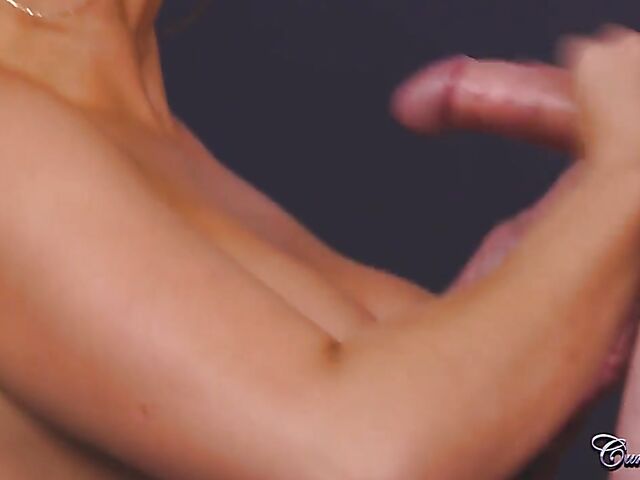 Cheerleader handjob facial in the locker room with Honey Hera