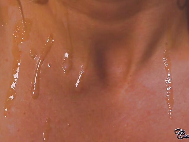 Cheerleader handjob facial in the locker room with Honey Hera