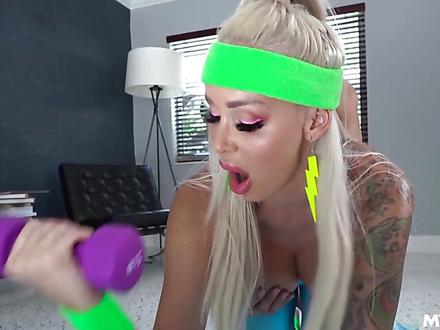 Big titted fitness MILF sex workout in crotchless yoga pants featuring Blondie Bombshell