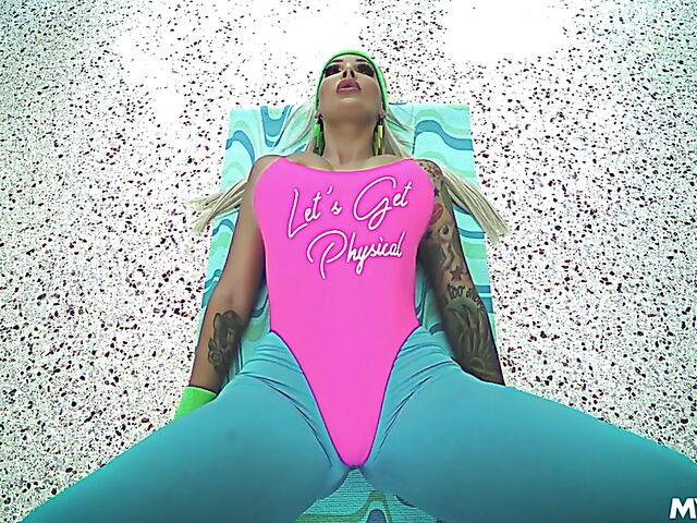 Big titted fitness MILF sex workout in crotchless yoga pants featuring Blondie Bombshell
