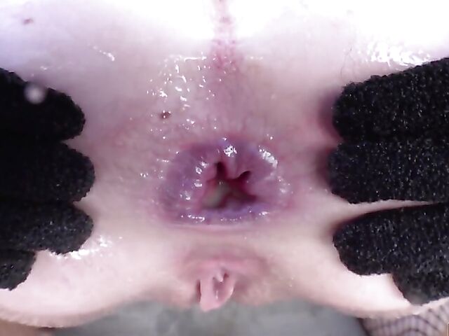 Samantha Reigns - Pale anal girl in fishnets gets butt fucked