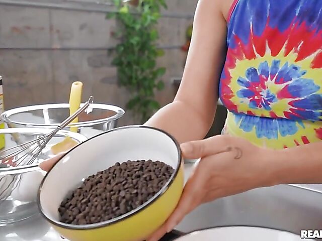 Cute latina Ella Cruz sucking while cooking and taking a break to fuck