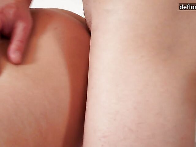 Mimi La Mignonne - Russian virgin first time fuck and interview