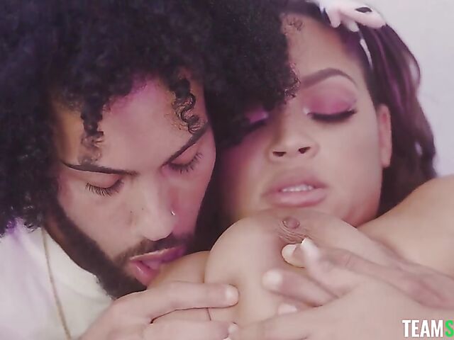 Busty natural Ashlyn Peaks' big wet tits and shaved puffy pussy for a lucky guy