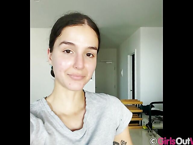 Homemade masturbation in the kitchen with naughty Wendy