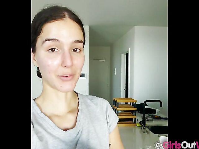 Homemade masturbation in the kitchen with naughty Wendy