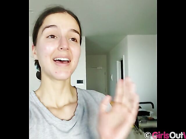 Homemade masturbation in the kitchen with naughty Wendy