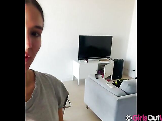 Homemade masturbation in the kitchen with naughty Wendy