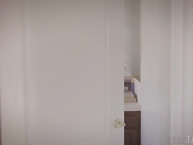 Carolina Sweets & Whitney Wright - Innocent teen first threesome