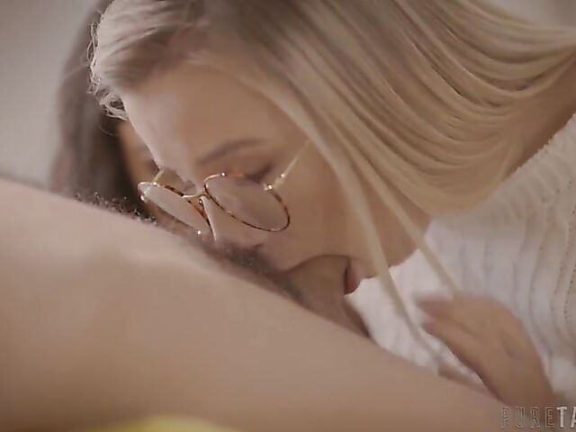 Carolina Sweets & Whitney Wright - Innocent teen first threesome