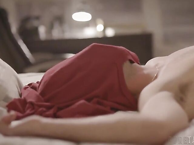 Carolina Sweets & Whitney Wright - Innocent teen first threesome