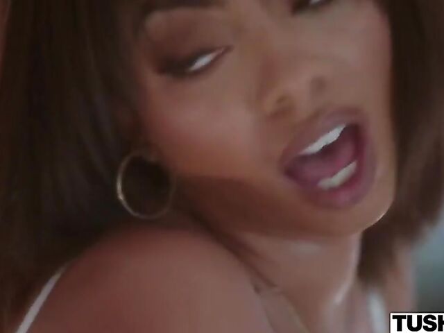 Ebony MILF Cali Caliente and Mick Blue anal interracial session