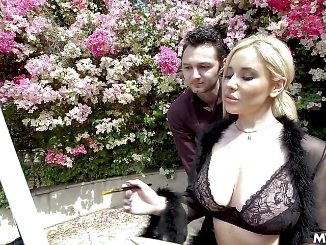 Busty MILF artist Savannah Bond is so sexy in her lingerie