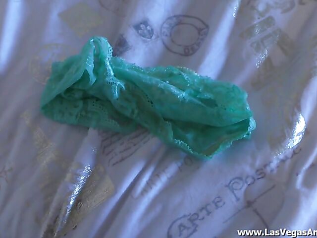 From panty masturbation to panty handjob with Elodie Lee