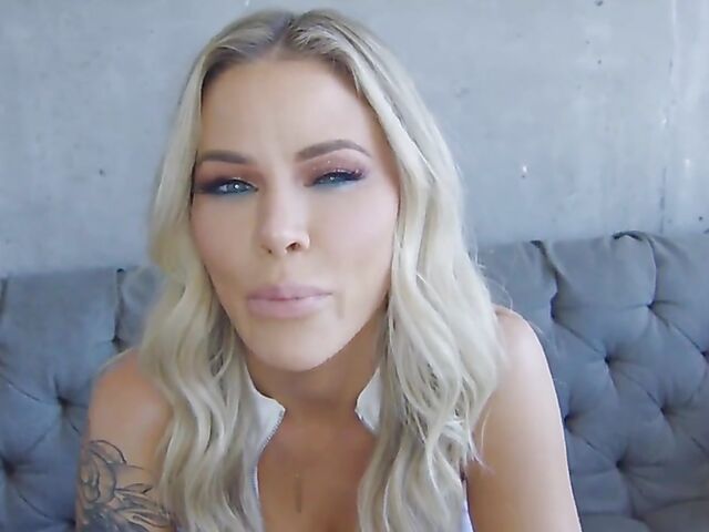 Bedroom sex tape with blue-eyed blonde Jessa Rhodes