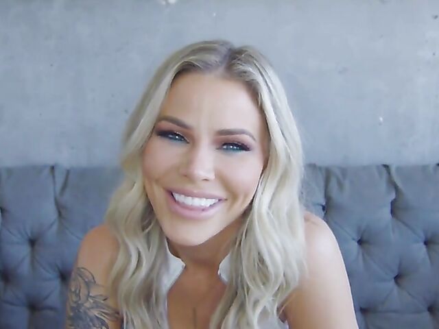 Bedroom sex tape with blue-eyed blonde Jessa Rhodes