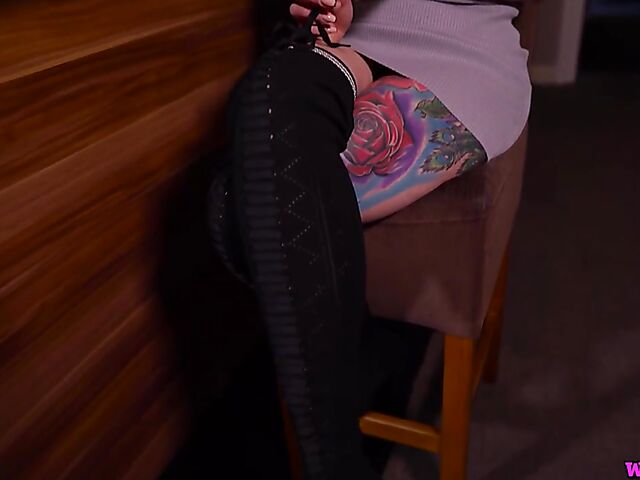 Masturbation instruction and pussy dildoing at the bar with Keeley