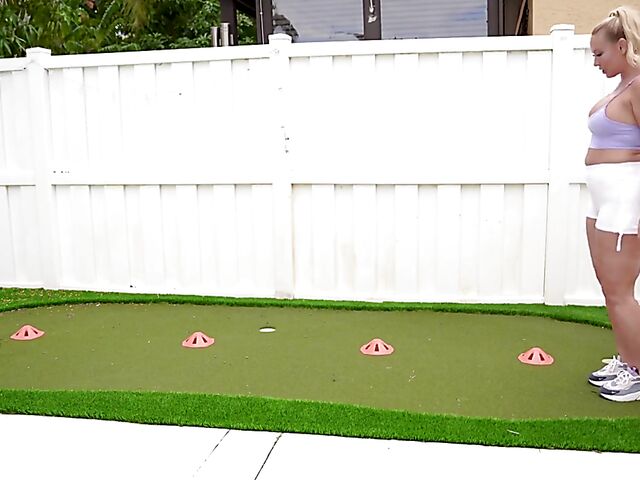 Mellanie Monroe - Fit big butt MILF post workout fuck