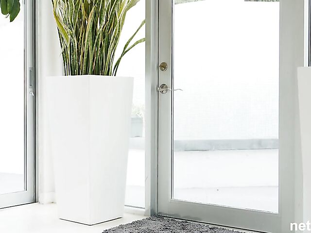 Calendar casting POV with inked brunette Mia