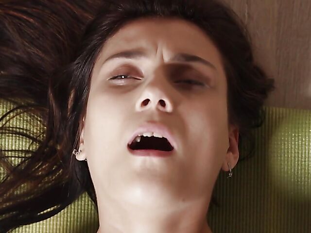 Meditation and erotic solo fingering on the floor with Luna