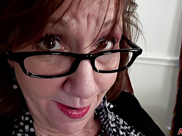 Shaved mature therapist over 60 Lynn masturbates for you