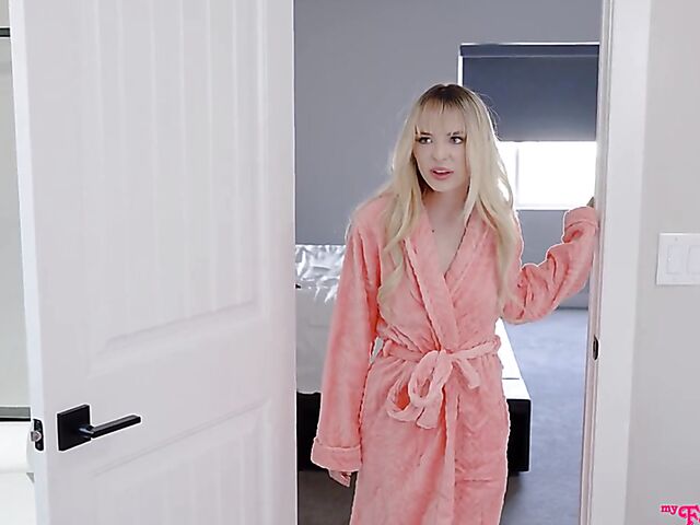 Teen petite threesome with blondes Jessie Saint and Lilly Bell