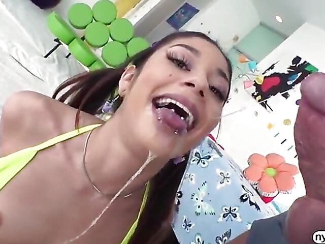 Asshole worship and pussy slamming with nympho teen Xxlayna Marie