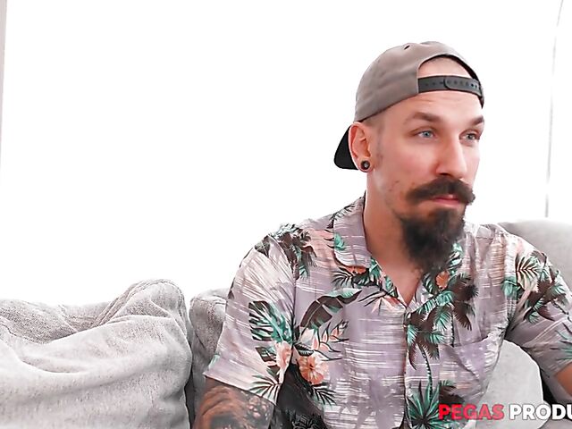 Tattoo anal with Canadian alt blonde Veronique Tinkler