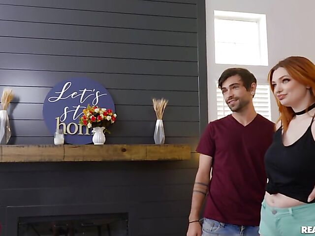 Busty redhead Annabel Redd and small tits blonde Harley King share a cock