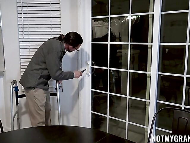 Old man young woman porn with Emma Sirus and Tommy Gunn