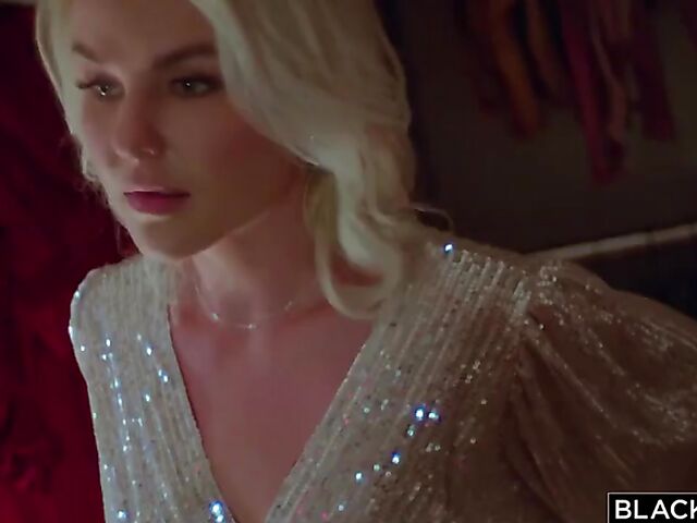 Vic Marie - Blonde interracial squirt in the bedroom